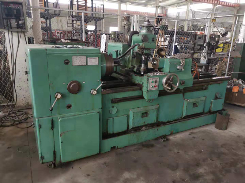 Special gear milling machine for heavy spline shaft